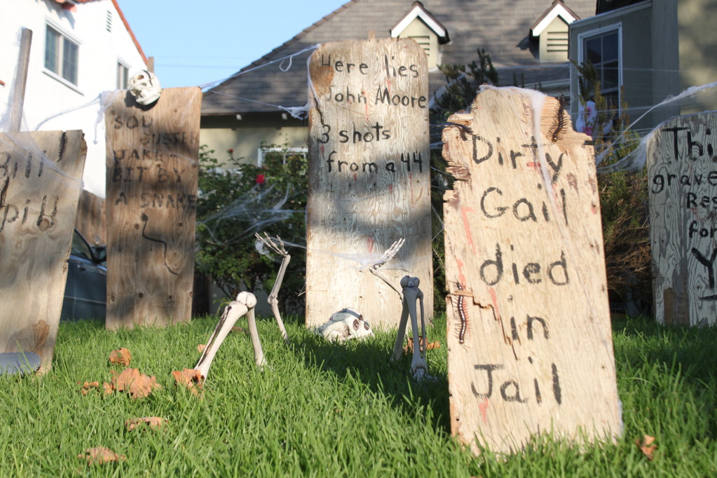How can you design a fake graveyard for Halloween?