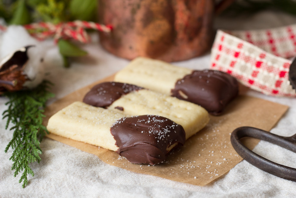 Chocolate-Dipped Shortbread Cookies Recipe