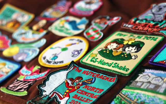 how to attach girl scout badges